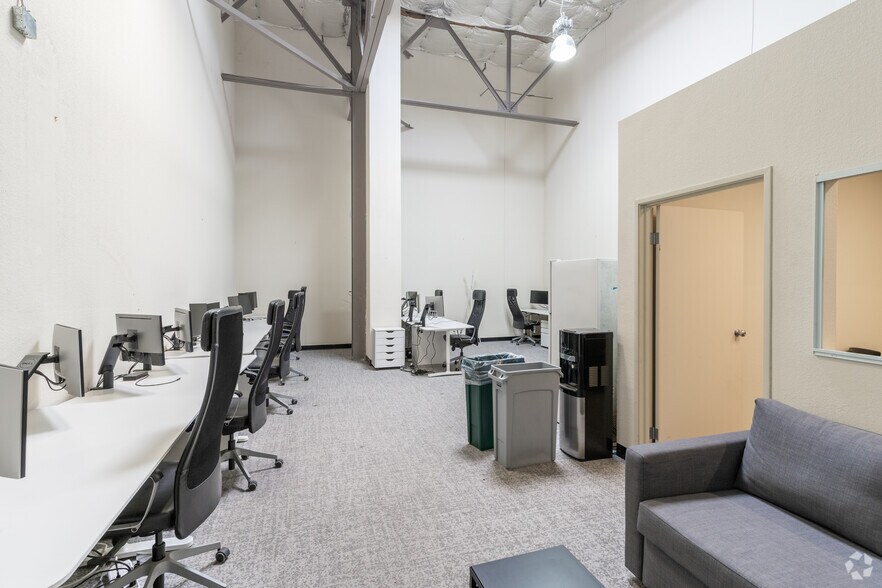 More Photos Of 1933 Davis St, San Leandro Unknown For Lease