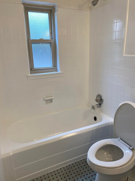 More Photos Of 877 Ludlow, Cincinnati Apartments For Sale