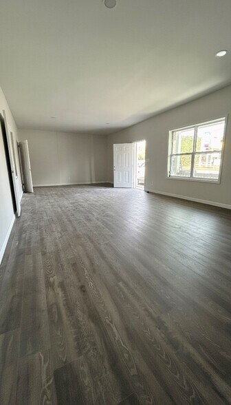 More Photos Of 2563 Roosevelt Hwy, Manchester Office For Sale
