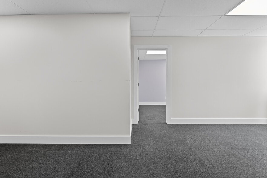 More Photos Of 2300 E 14th St, Tulsa Office For Lease