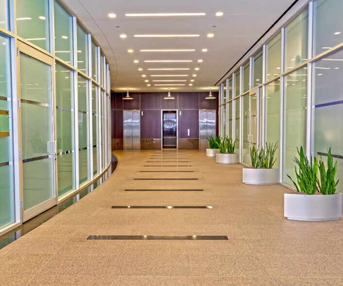 More Photos Of 801 Louisiana St, Houston Coworking Space