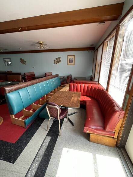 More Photos Of 2724 W Lewis St, Pasco Hotel For Lease
