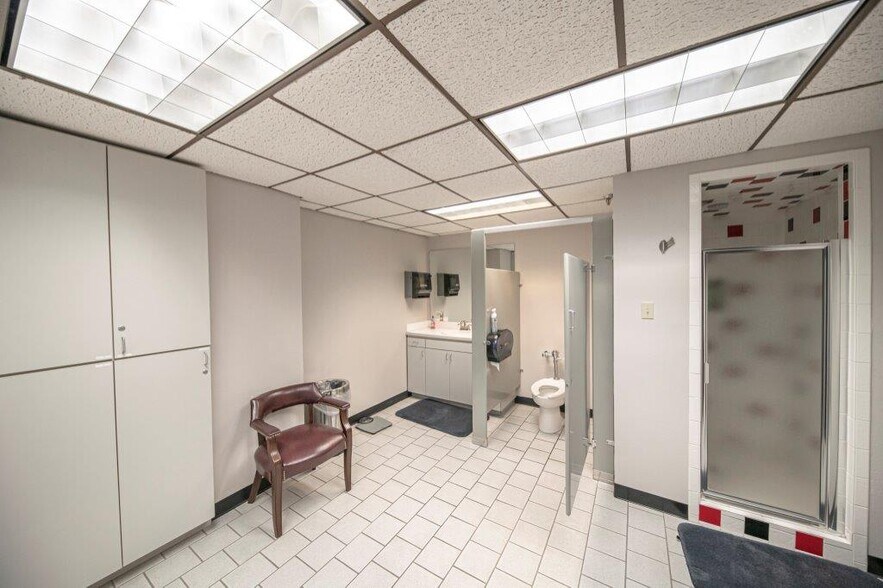More Photos Of 125 W Missouri Ave, Midland Office For Lease