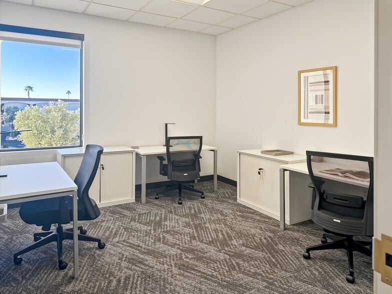 More Photos Of 10451 W Palmeras Dr, Sun City Coworking Space