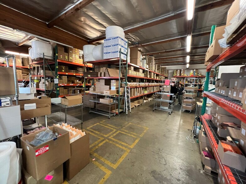 More Photos Of 13227 Saticoy St, North Hollywood Warehouse For Lease