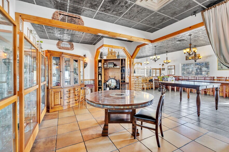 More Photos Of 11 Primrose St, Palmer Lake Restaurant For Sale