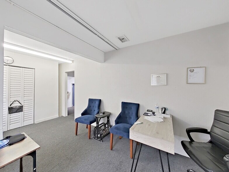 More Photos Of 1814 S Parsons Ave, Seffner Auto Dealership For Sale
