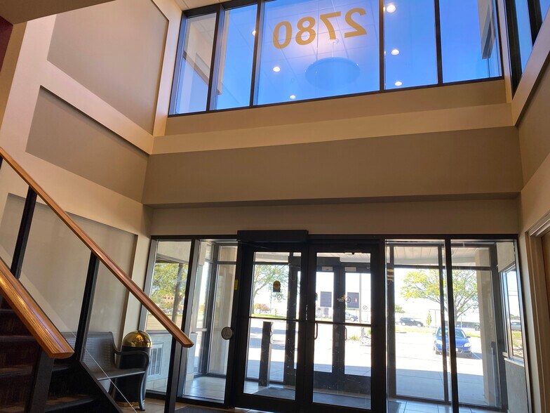 More Photos Of 2780 Snelling Ave N, Roseville Medical For Lease