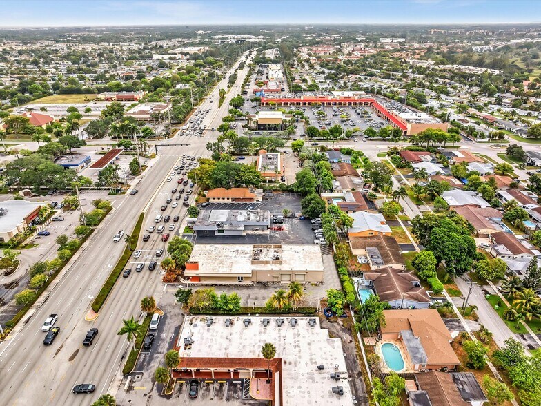 More Photos Of 2200 N University Dr, Sunrise Warehouse For Lease