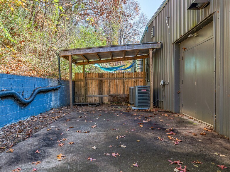 More Photos Of 99 New Leicester Hwy, Asheville Storefront Retail Office For Lease