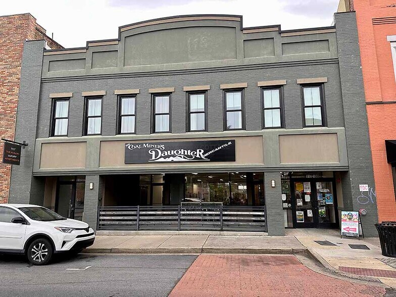 More Photos Of 117 Spring St, Johnson City General Retail For Lease