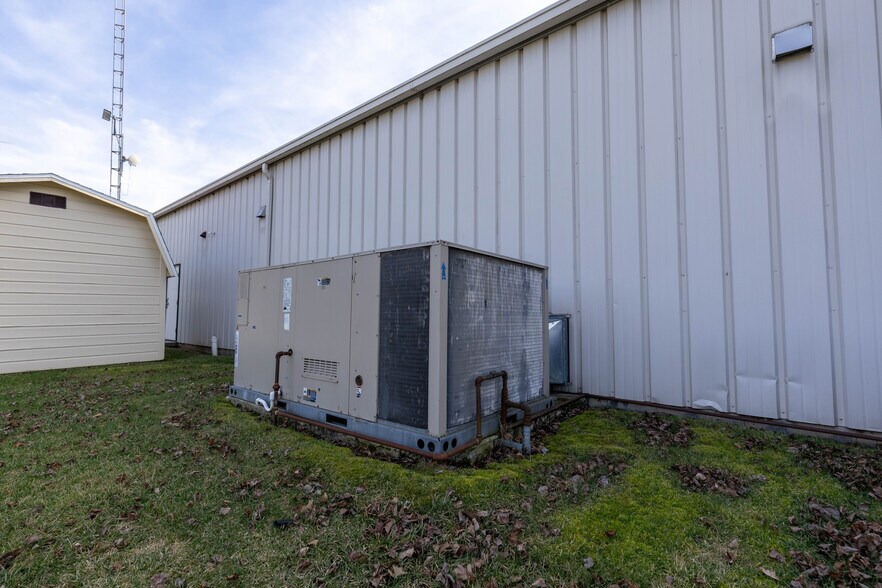 More Photos Of 4132 Elida Rd, Lima Medical For Sale