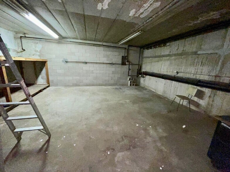 More Photos Of 218 N 4th St, Rockford Apartments For Sale