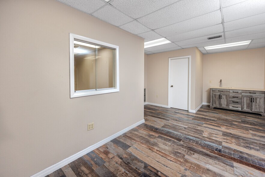 More Photos Of 6449 38th Ave, Saint Petersburg Medical For Lease