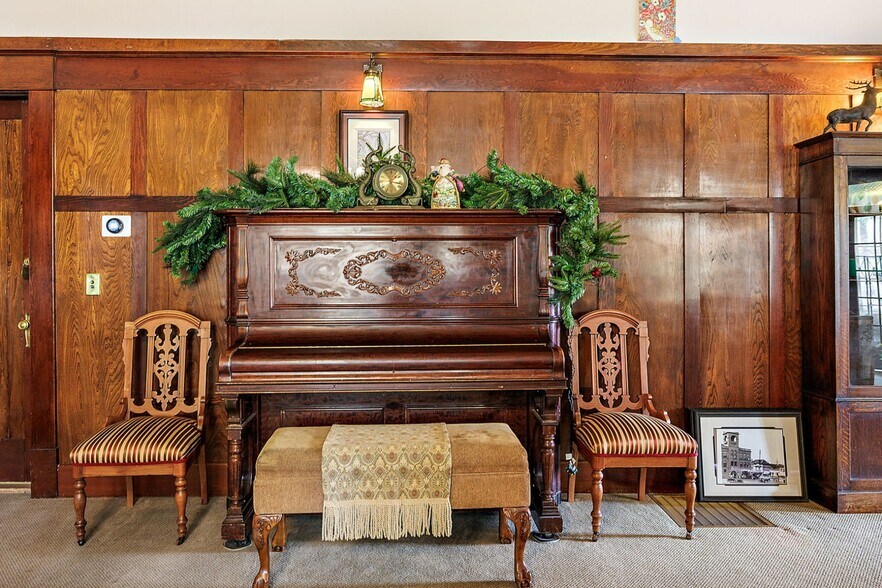 More Photos Of 455 N Oregon St, Jacksonville Hospitality For Sale