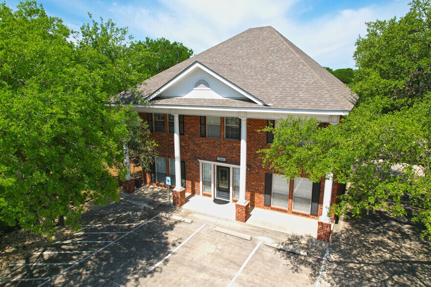 More Photos Of 13003 Jones Maltsberger Rd, San Antonio Loft Creative Space For Lease