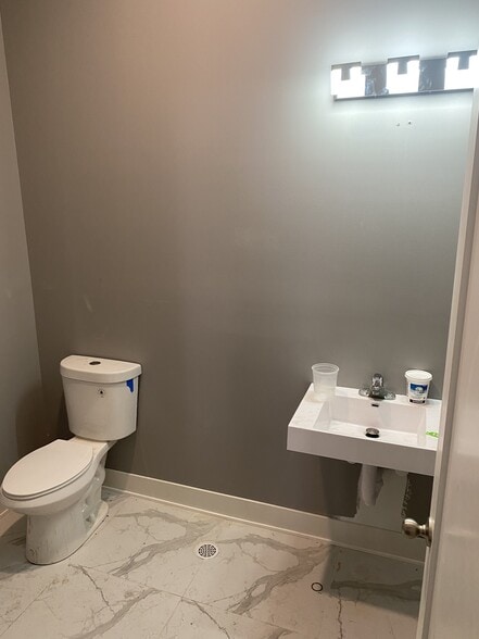 More Photos Of 1723 W North Ave, Chicago Storefront Retail Residential For Sale