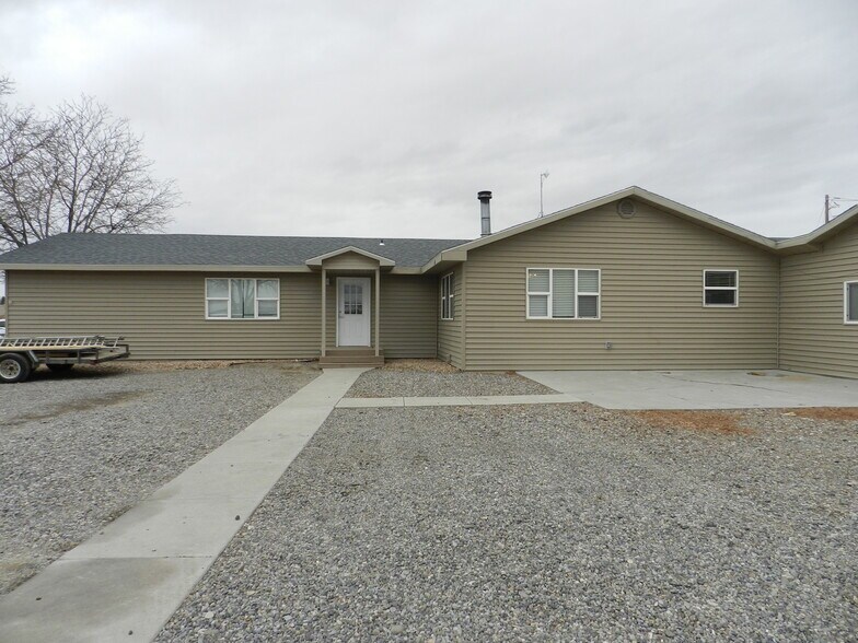 More Photos Of 445 Kristen Ct, Montrose Warehouse For Sale