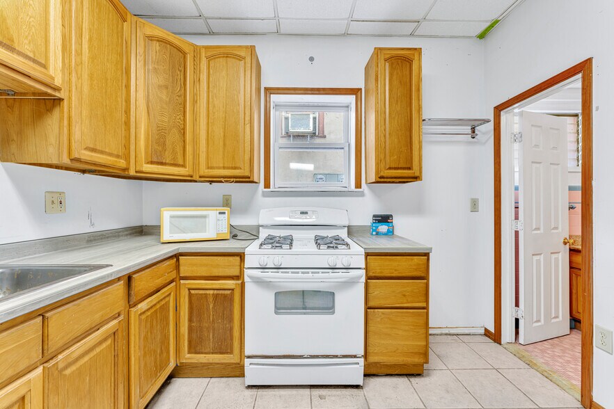 More Photos Of 3807 Pacific Ave, Wildwood Office Residential For Sale