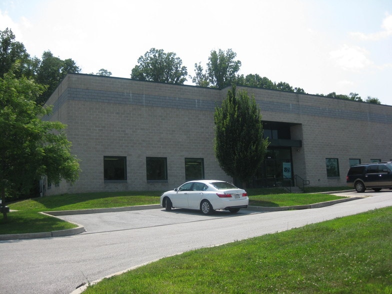 More Photos Of 230 Three Tun Rd, Malvern Flex For Lease