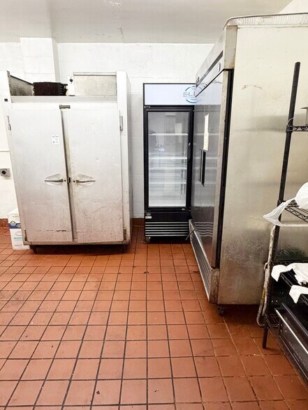 More Photos Of 3748 San Pablo Dam Rd, El Sobrante Restaurant For Lease