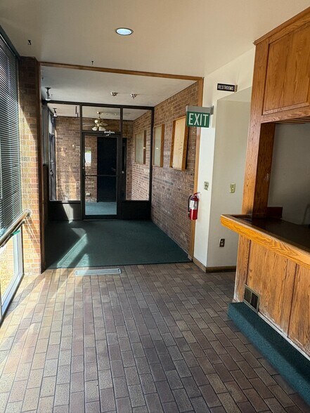 More Photos Of 2308-2320 W 17th St, Greeley Unknown For Lease