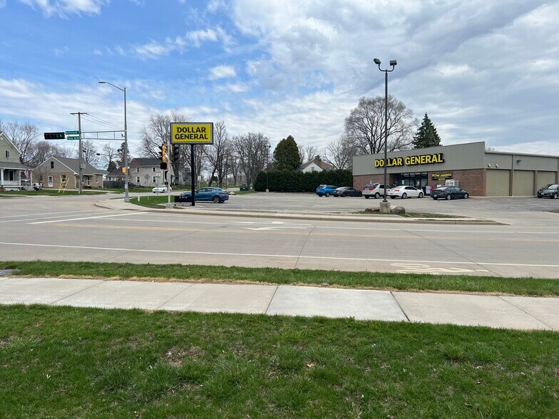 More Photos Of 111 Plank Rd, Kaukauna Storefront For Sale