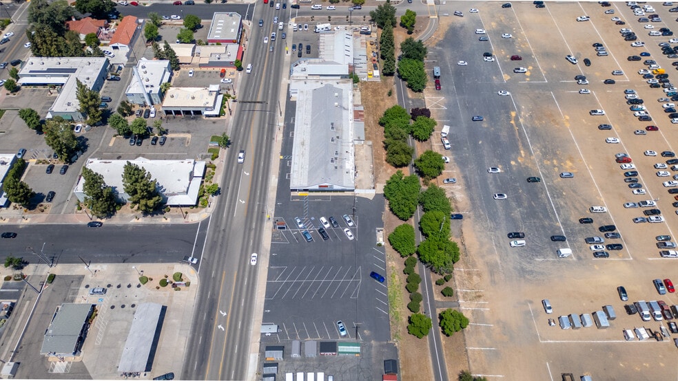 More Photos Of 727 Clovis Ave, Clovis Freestanding For Sale