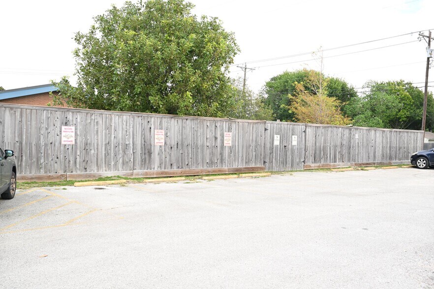 More Photos Of 1218 14th Ave N, Texas City Loft Creative Space For Sale