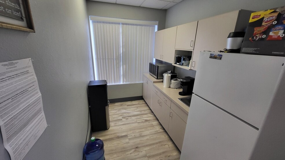 More Photos Of 220 E Horizon Dr, Henderson Medical For Lease