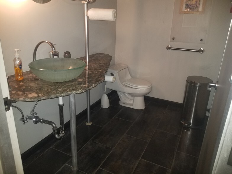 More Photos Of 1301 N Scottsdale Rd, Tempe Storefront Retail Office For Sale