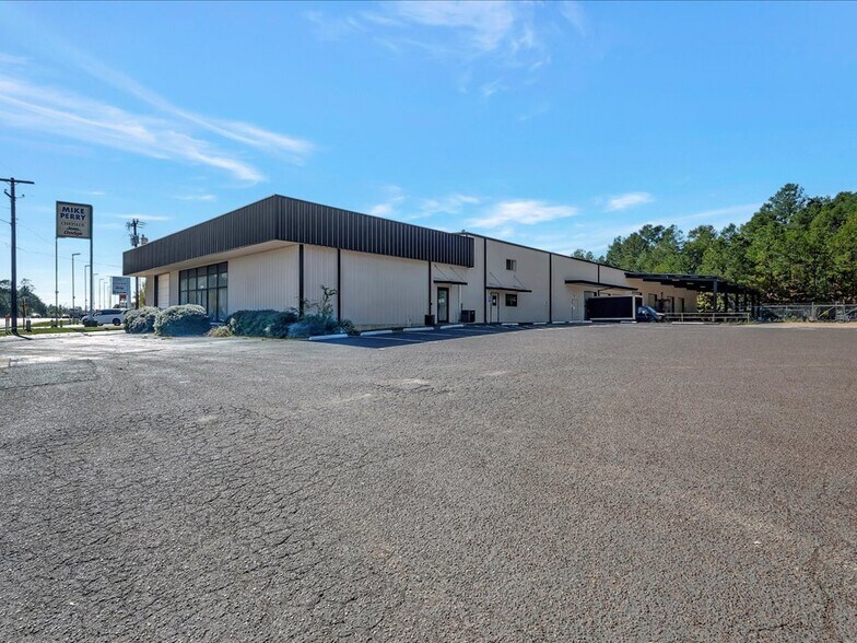 More Photos Of 3804 South St, Nacogdoches Warehouse For Sale