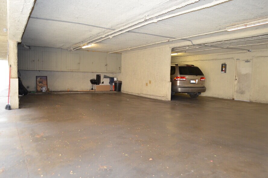 More Photos Of 7028 Alabama Ave, Canoga Park Apartments For Sale