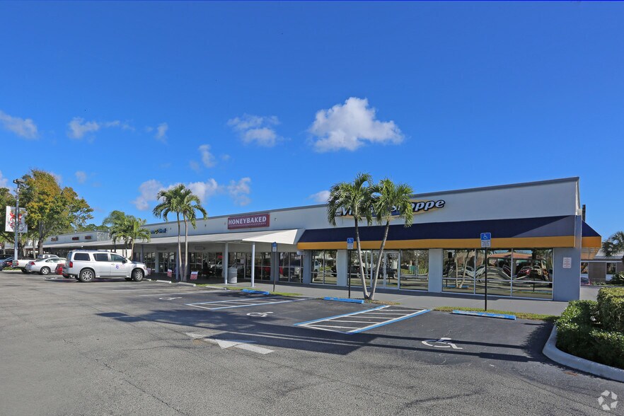More Photos Of 4587-4661 Okeechobee Blvd, West Palm Beach Restaurant For Lease