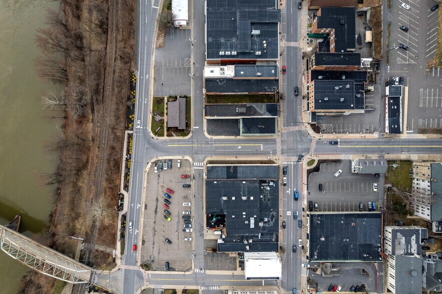 More Photos Of 32 N Main St, Pittston Storefront Retail Office For Lease