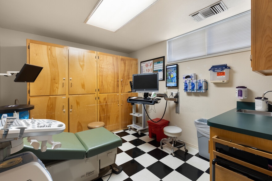 More Photos Of 1665 Esplanade Rd, Chico Medical For Lease