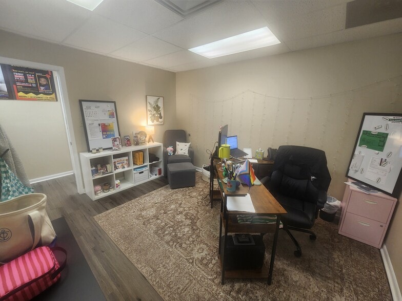 More Photos Of 936 W Greenfield Ave, Milwaukee Freestanding For Sale