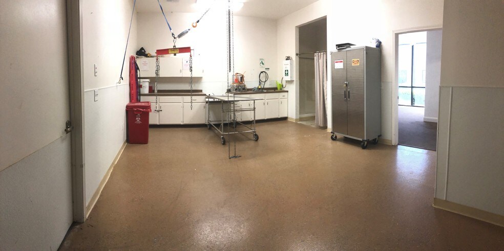 More Photos Of 1001 Nichols Dr, Rocklin Warehouse For Lease