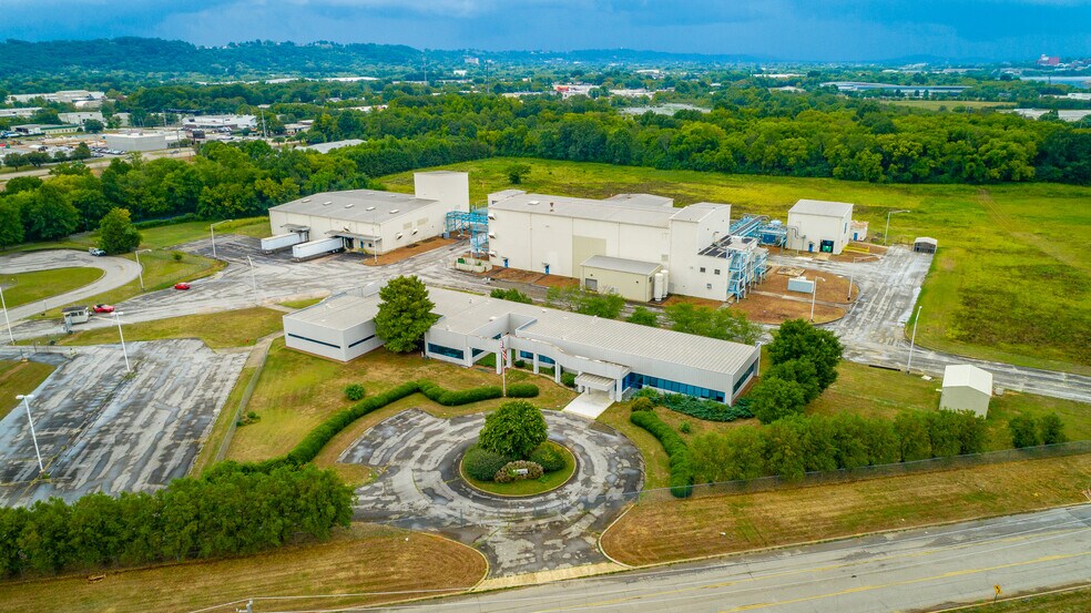 More Photos Of 2800 Riverport Rd, Chattanooga Light Manufacturing For Lease