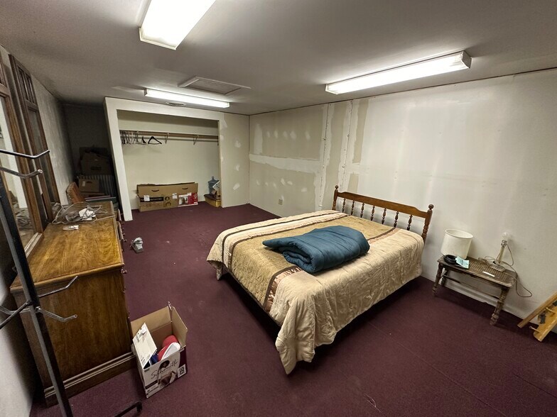 More Photos Of 130 Commercial Ln, Sundance Office For Sale