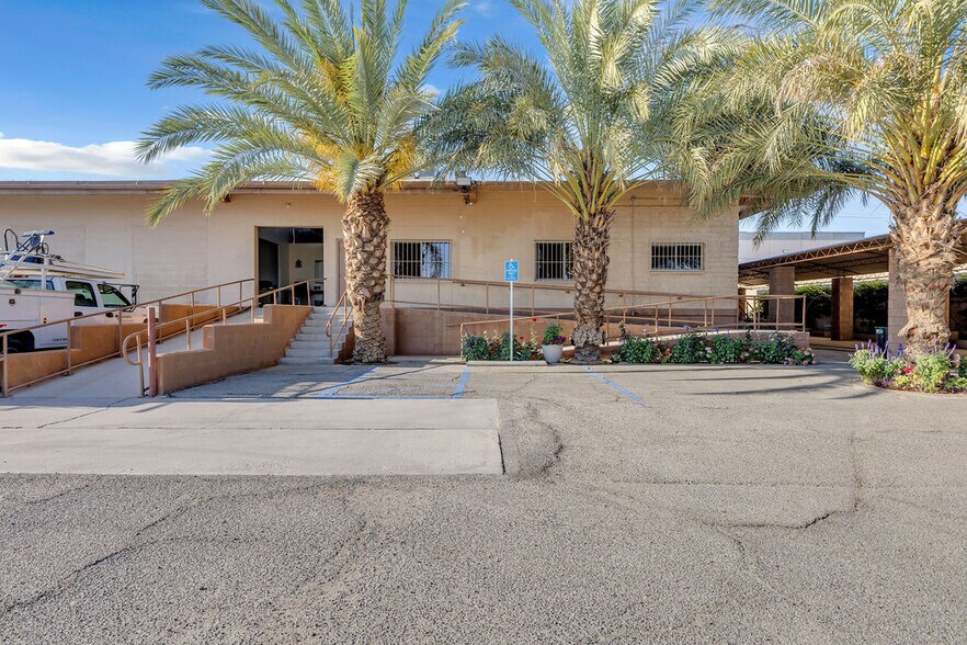 More Photos Of 81500 Industrial Pl, Indio Warehouse For Sale
