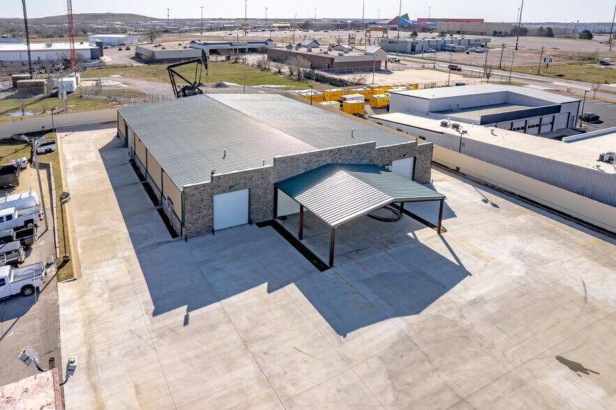 More Photos Of 6600 S I 35 Service Rd, Oklahoma City Flex For Lease