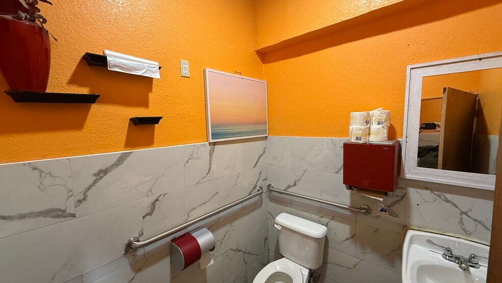 More Photos Of 1310 S Muskogee Ave, Tahlequah Restaurant For Sale