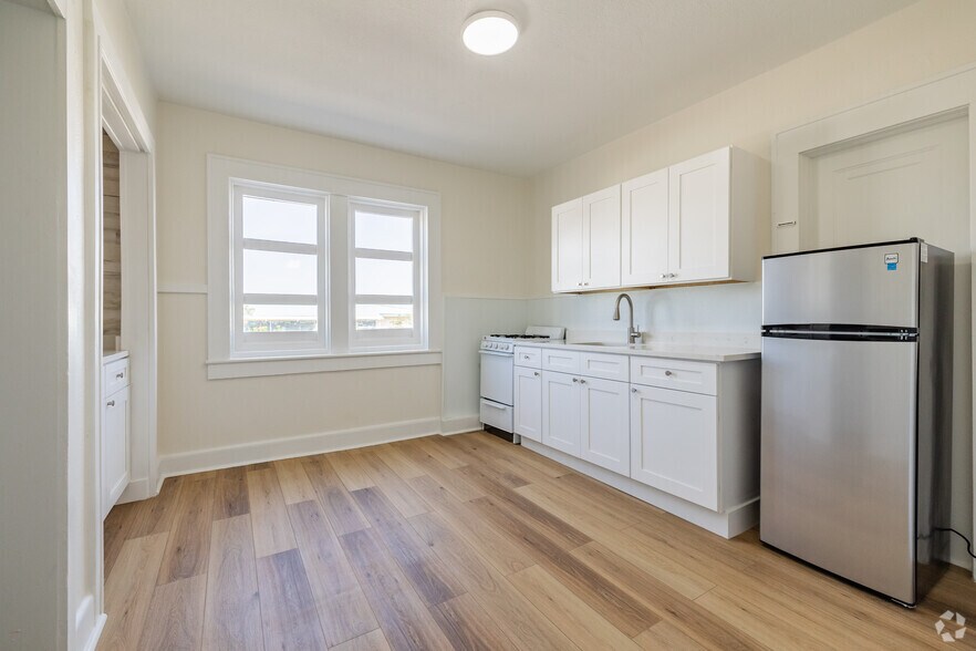 More Photos Of 218 N Pinellas Ave, Tarpon Springs Apartments For Sale