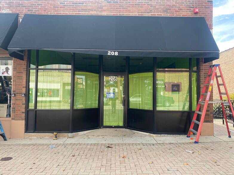 More Photos Of 208-212 Main St, West Chicago General Retail For Sale
