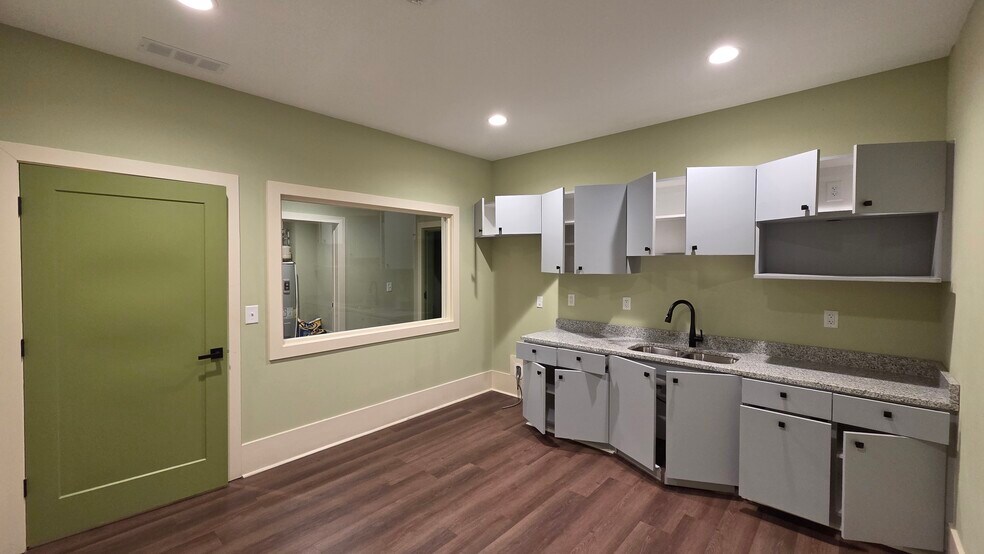 More Photos Of 3663 Southland Dr, Flowery Branch Warehouse For Sale