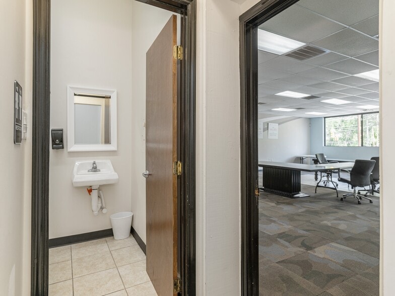 More Photos Of 579 Tunnel Rd, Asheville Freestanding For Lease