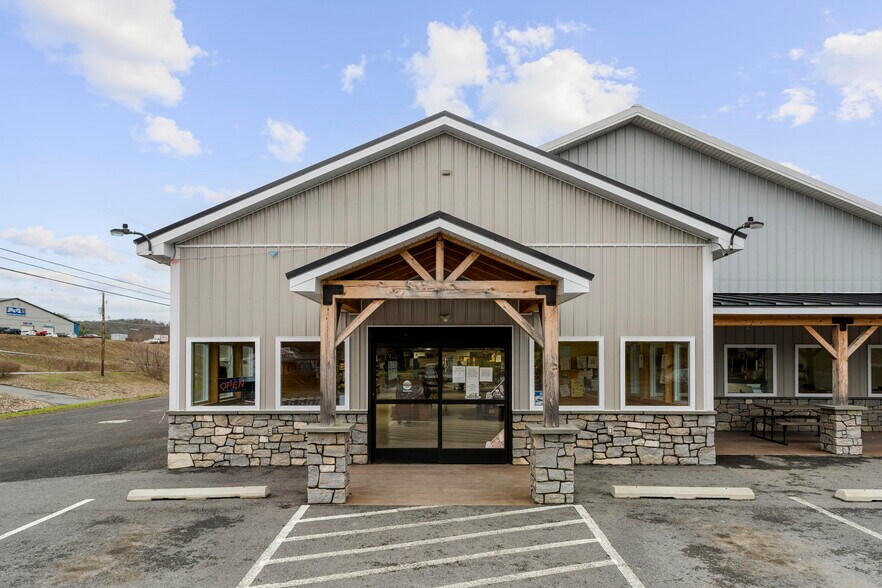More Photos Of 4144 Pennsylvania 147 Hwy, Herndon Supermarket For Sale