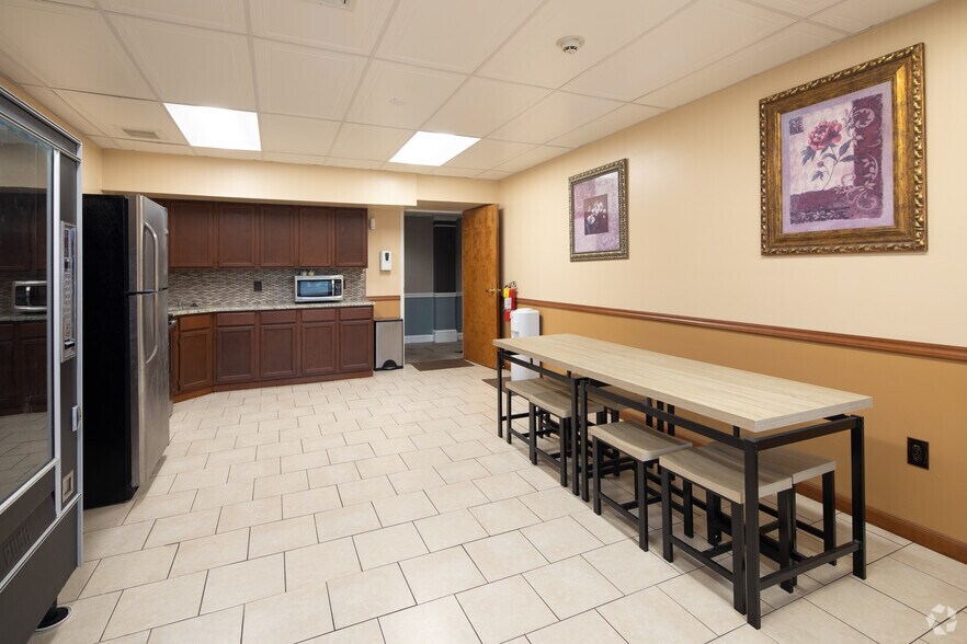 More Photos Of 715 Twining Rd, Dresher Office For Lease