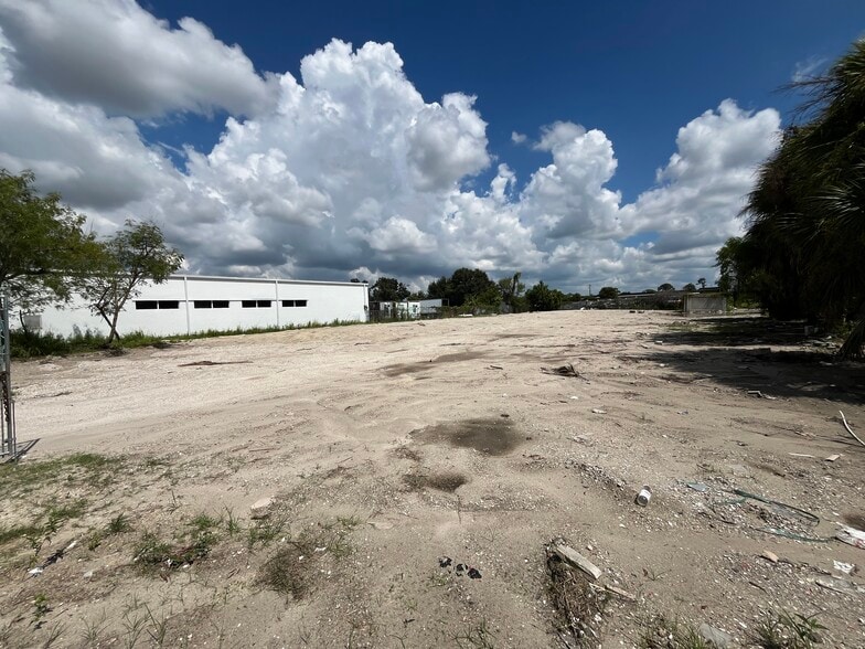 More Photos Of 118 5th St, Fort Myers Land For Sale